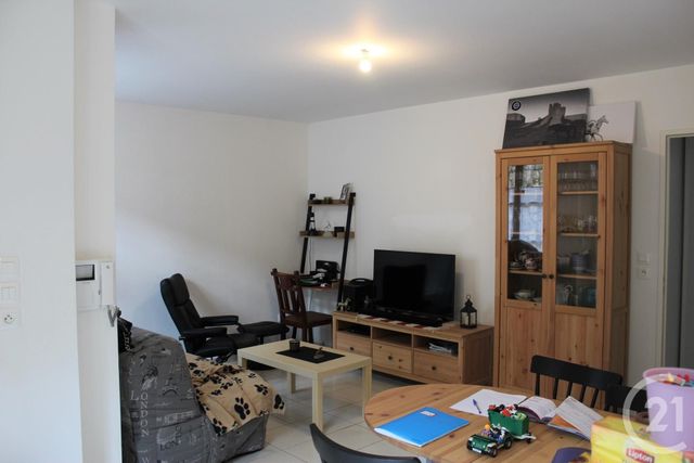 Appartement F3 à louer - 3 pièces - 64.35 m2 - PARMAIN - 95 - ILE-DE-FRANCE - Century 21 Osmose