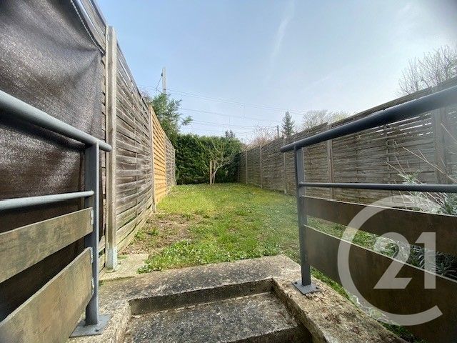 Appartement Duplex à louer - 3 pièces - 60.0 m2 - MERIEL - 95 - ILE-DE-FRANCE - Century 21 Osmose