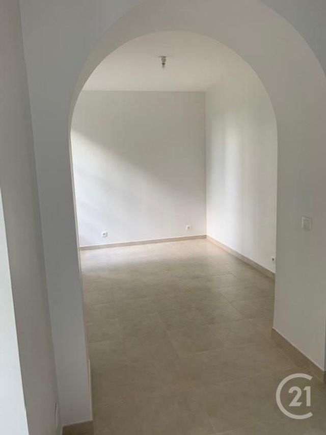 Appartement F1 à louer - 1 pièce - 23.0 m2 - L ISLE ADAM - 95 - ILE-DE-FRANCE - Century 21 Osmose
