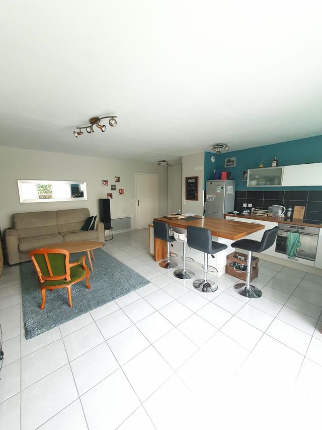 Afficher la photo en grand Appartement F3 à vendre - 3 pièces - 65.5 m2 - BEAUMONT SUR OISE - 95 - ILE-DE-FRANCE - Century 21 Osmose
