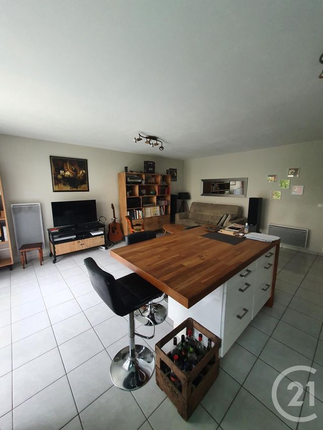 Afficher la photo en grand Appartement F3 à vendre - 3 pièces - 65.5 m2 - BEAUMONT SUR OISE - 95 - ILE-DE-FRANCE - Century 21 Osmose