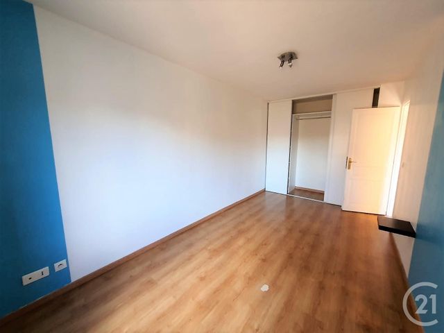 Afficher la photo en grand Appartement F3 à vendre - 3 pièces - 64.0 m2 - PERSAN - 95 - ILE-DE-FRANCE - Century 21 Osmose