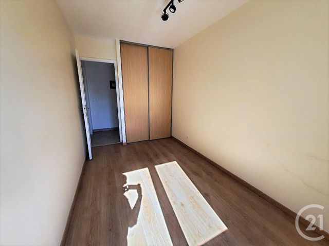 Afficher la photo en grand Appartement F3 à vendre - 3 pièces - 64.0 m2 - PERSAN - 95 - ILE-DE-FRANCE - Century 21 Osmose