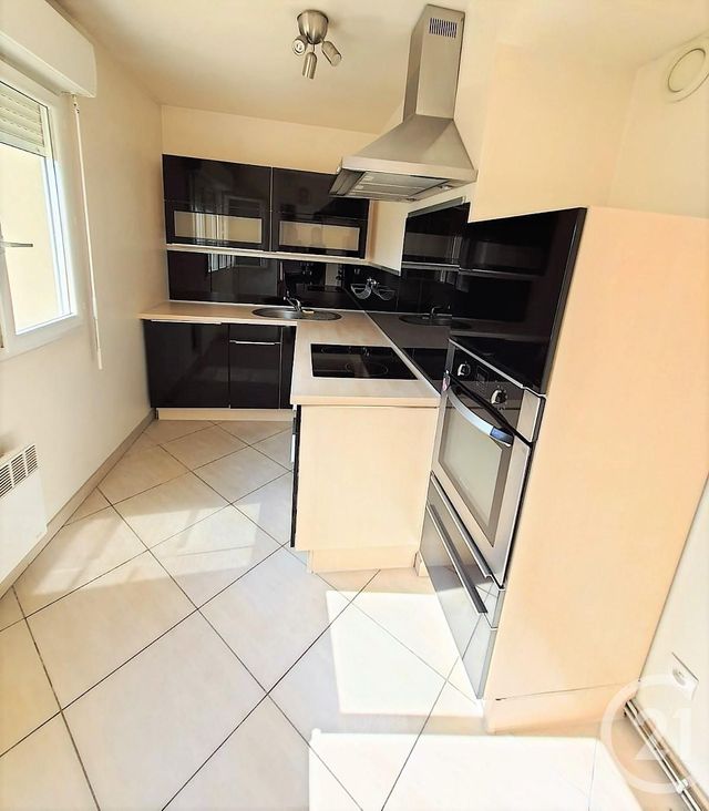 Afficher la photo en grand Appartement F3 à vendre - 3 pièces - 64.0 m2 - PERSAN - 95 - ILE-DE-FRANCE - Century 21 Osmose