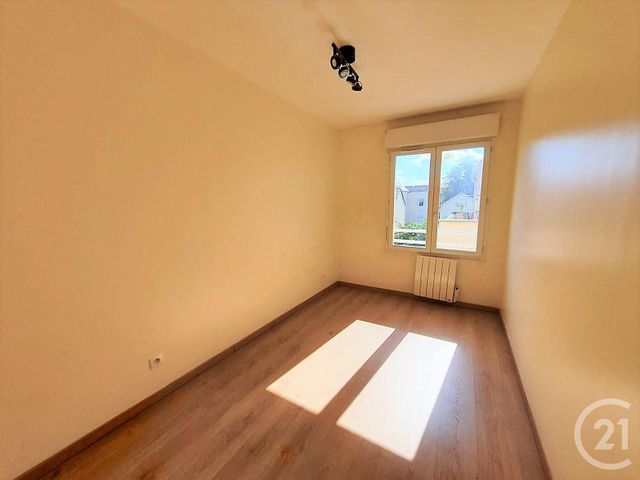 Afficher la photo en grand Appartement F3 à vendre - 3 pièces - 64.0 m2 - PERSAN - 95 - ILE-DE-FRANCE - Century 21 Osmose