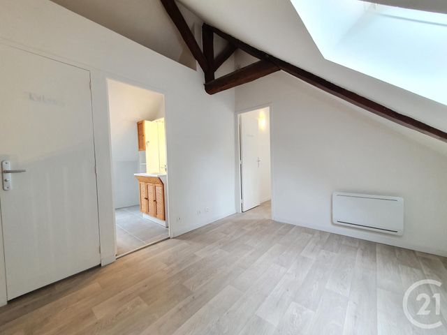 Afficher la photo en grand Appartement F3 à vendre - 3 pièces - 48.0 m2 - VALMONDOIS - 95 - ILE-DE-FRANCE - Century 21 Osmose