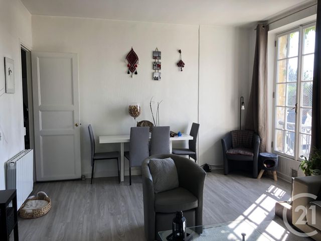 Appartement F3 à louer - 3 pièces - 67.0 m2 - PRESLES - 95 - ILE-DE-FRANCE - Century 21 Osmose