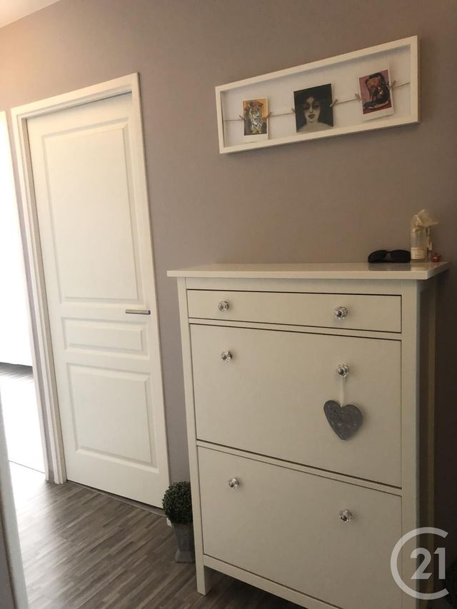 Appartement à louer - 3 pièces - 68.01 m2 - CHAMBLY - 60 - PICARDIE - Century 21 Osmose