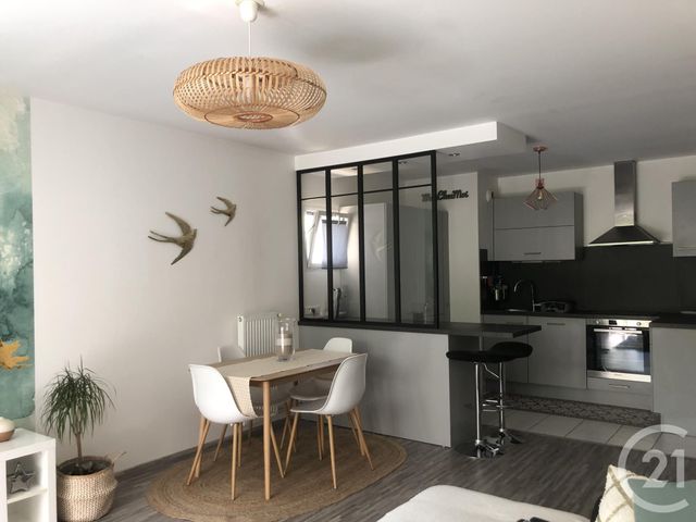 Appartement à louer - 3 pièces - 68.01 m2 - CHAMBLY - 60 - PICARDIE - Century 21 Osmose