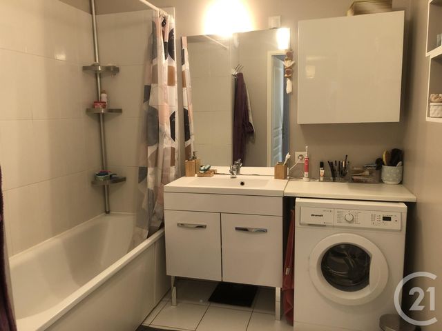 Appartement à louer - 3 pièces - 68.01 m2 - CHAMBLY - 60 - PICARDIE - Century 21 Osmose