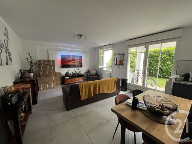 Appartement à louer - 3 pièces - 61.28 m2 - L ISLE ADAM - 95 - ILE-DE-FRANCE - Century 21 Osmose