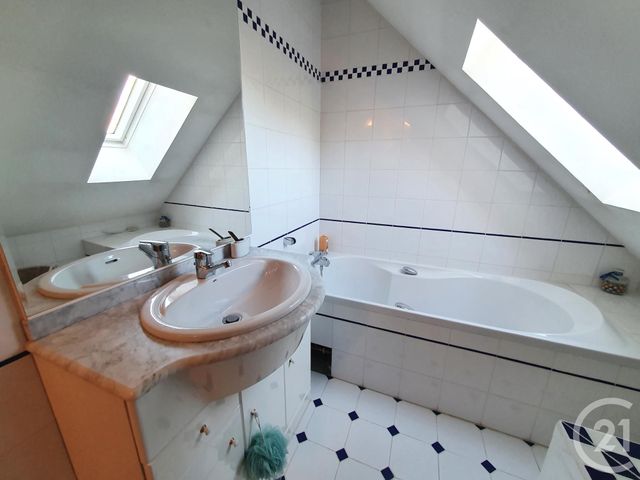 maison à vendre - 8 pièces - 259.44 m2 - NESLES LA VALLEE - 95 - ILE-DE-FRANCE - Century 21 Osmose