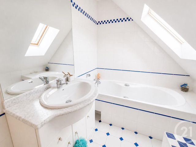 maison à vendre - 8 pièces - 259.44 m2 - NESLES LA VALLEE - 95 - ILE-DE-FRANCE - Century 21 Osmose