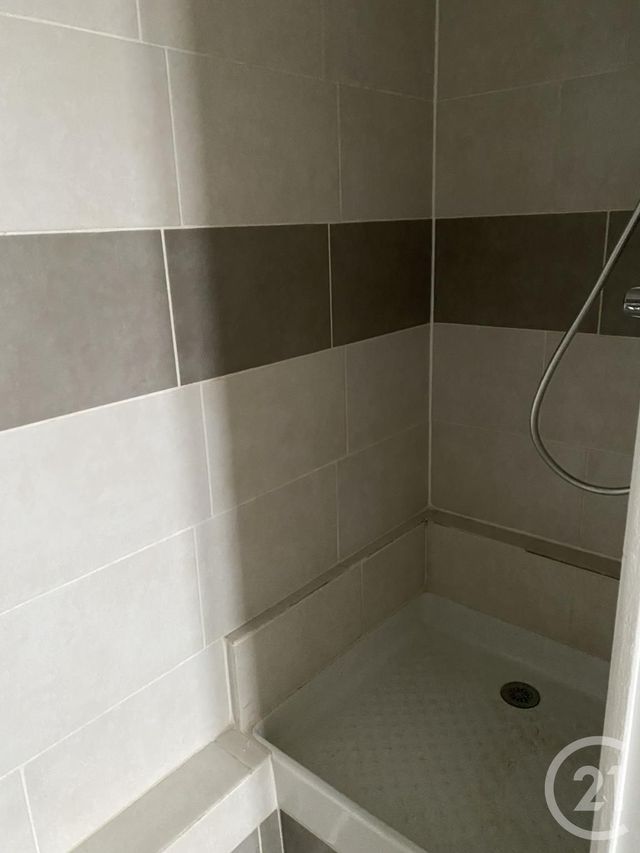 Appartement à louer - 2 pièces - 26.85 m2 - PERSAN - 95 - ILE-DE-FRANCE - Century 21 Osmose