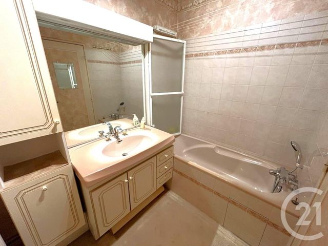 Afficher la photo en grand Appartement F4 à vendre - 4 pièces - 80.35 m2 - L ISLE ADAM - 95 - ILE-DE-FRANCE - Century 21 Osmose