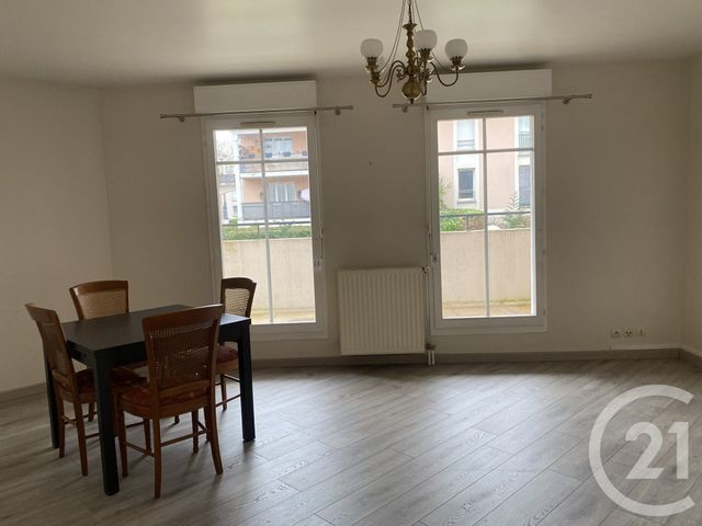 Appartement à louer - 3 pièces - 58.76 m2 - L ISLE ADAM - 95 - ILE-DE-FRANCE - Century 21 Osmose