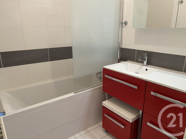 Appartement à louer - 3 pièces - 58.76 m2 - L ISLE ADAM - 95 - ILE-DE-FRANCE - Century 21 Osmose