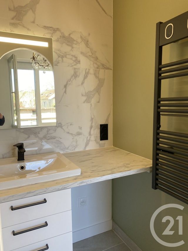 Appartement à louer - 2 pièces - 27.27 m2 - L ISLE ADAM - 95 - ILE-DE-FRANCE - Century 21 Osmose