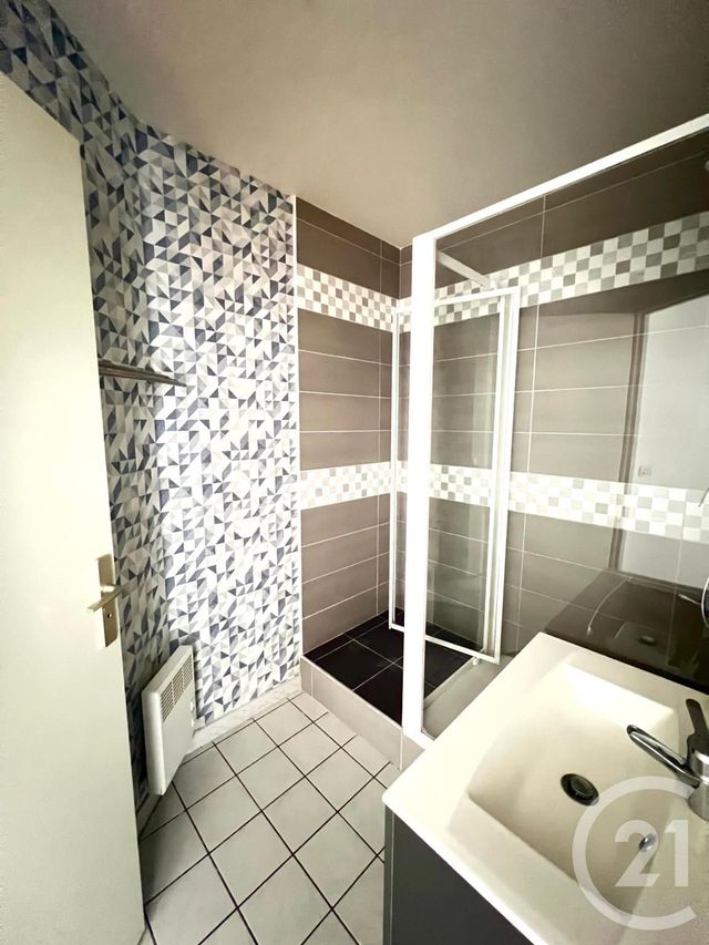 Appartement F2 à vendre - 2 pièces - 42.47 m2 - L ISLE ADAM - 95 - ILE-DE-FRANCE - Century 21 Osmose