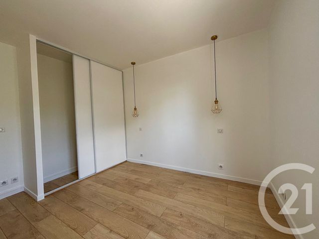 Appartement F5 à vendre - 5 pièces - 95.12 m2 - L ISLE ADAM - 95 - ILE-DE-FRANCE - Century 21 Osmose