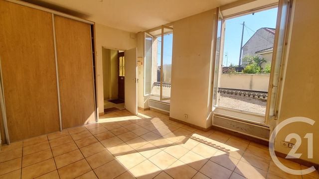 Appartement Studio à vendre - 1 pièce - 23.0 m2 - L ISLE ADAM - 95 - ILE-DE-FRANCE - Century 21 Osmose