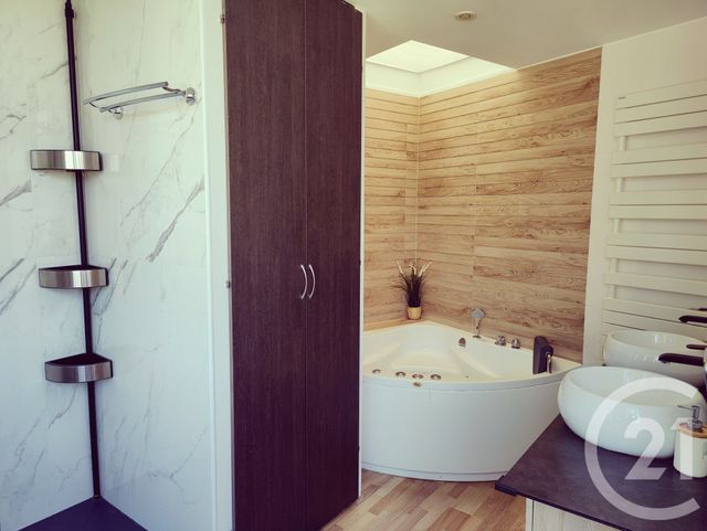 Appartement à louer - 5 pièces - 122.3 m2 - CHAMPAGNE SUR OISE - 95 - ILE-DE-FRANCE - Century 21 Osmose