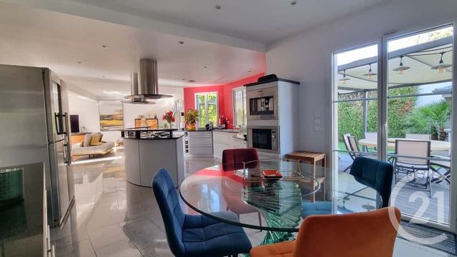 Afficher la photo en grand maison à vendre - 7 pièces - 227.27 m2 - L ISLE ADAM - 95 - ILE-DE-FRANCE - Century 21 Osmose