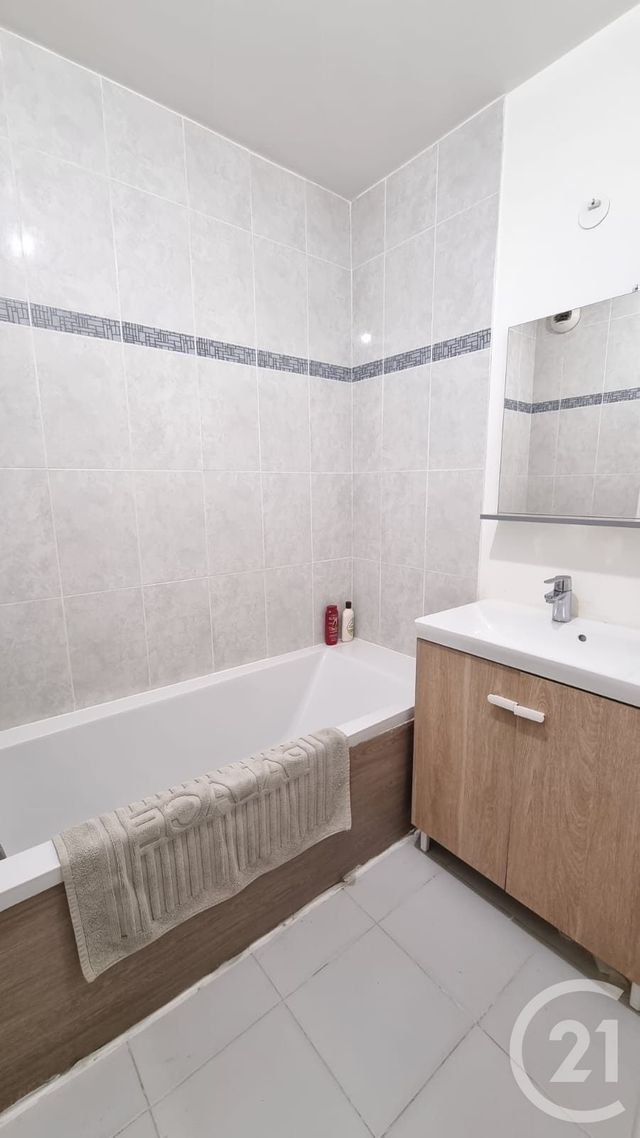 Appartement F3 à vendre - 3 pièces - 58.0 m2 - MERIEL - 95 - ILE-DE-FRANCE - Century 21 Osmose