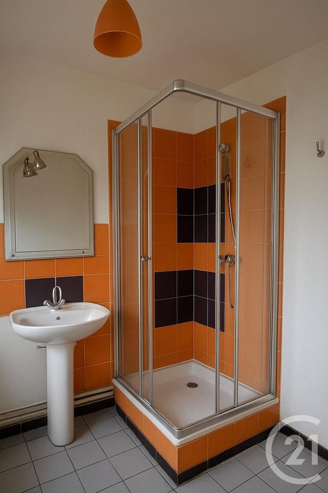 Appartement F2 à vendre - 2 pièces - 41.91 m2 - L ISLE ADAM - 95 - ILE-DE-FRANCE - Century 21 Osmose