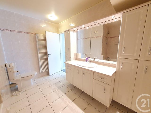 Appartement à louer - 6 pièces - 110.46 m2 - L ISLE ADAM - 95 - ILE-DE-FRANCE - Century 21 Osmose