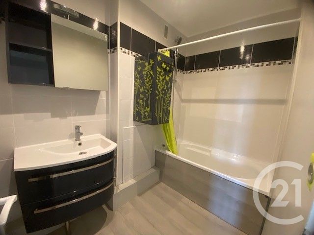 Appartement à louer - 3 pièces - 57.32 m2 - L ISLE ADAM - 95 - ILE-DE-FRANCE - Century 21 Osmose
