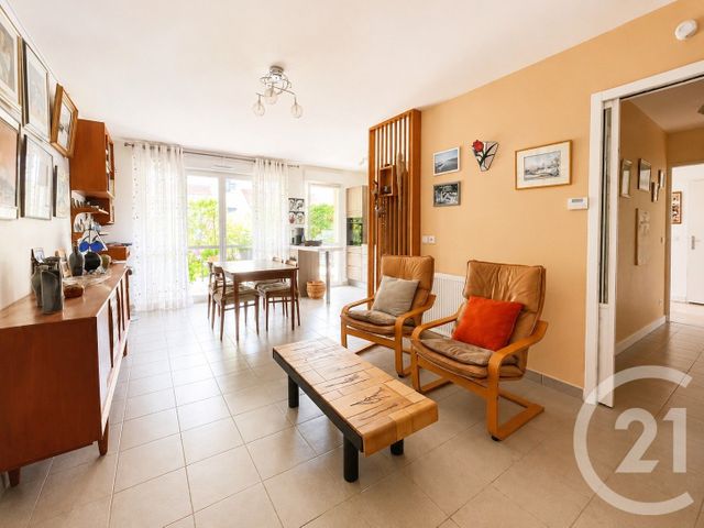Appartement F4 à vendre - 4 pièces - 82.43 m2 - L ISLE ADAM - 95 - ILE-DE-FRANCE - Century 21 Osmose