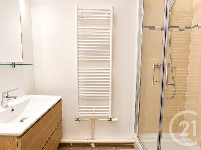 Appartement F4 à vendre - 4 pièces - 82.43 m2 - L ISLE ADAM - 95 - ILE-DE-FRANCE - Century 21 Osmose