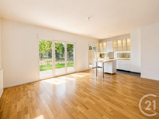Appartement à louer - 3 pièces - 65.76 m2 - L ISLE ADAM - 95 - ILE-DE-FRANCE - Century 21 Osmose