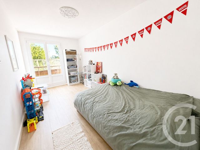 Appartement F4 à vendre - 4 pièces - 80.0 m2 - L ISLE ADAM - 95 - ILE-DE-FRANCE - Century 21 Osmose