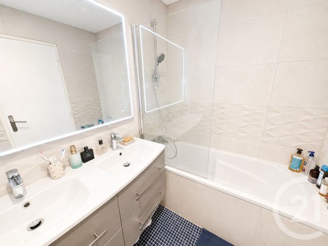 Appartement F4 à vendre - 4 pièces - 80.0 m2 - L ISLE ADAM - 95 - ILE-DE-FRANCE - Century 21 Osmose