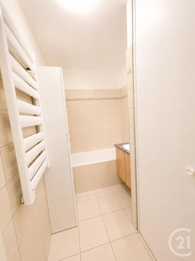 Appartement F2 à vendre - 2 pièces - 42.64 m2 - L ISLE ADAM - 95 - ILE-DE-FRANCE - Century 21 Osmose