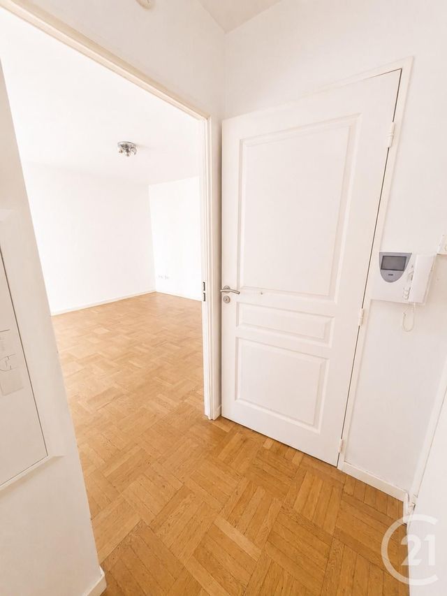 Appartement F2 à vendre - 2 pièces - 42.64 m2 - L ISLE ADAM - 95 - ILE-DE-FRANCE - Century 21 Osmose