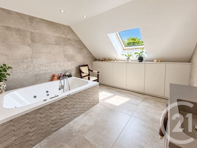 maison à vendre - 7 pièces - 224.88 m2 - CHAMPAGNE SUR OISE - 95 - ILE-DE-FRANCE - Century 21 Osmose